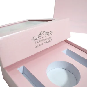 Window Drawer Makeup Gift Box — Inspect the paper and printed branding
