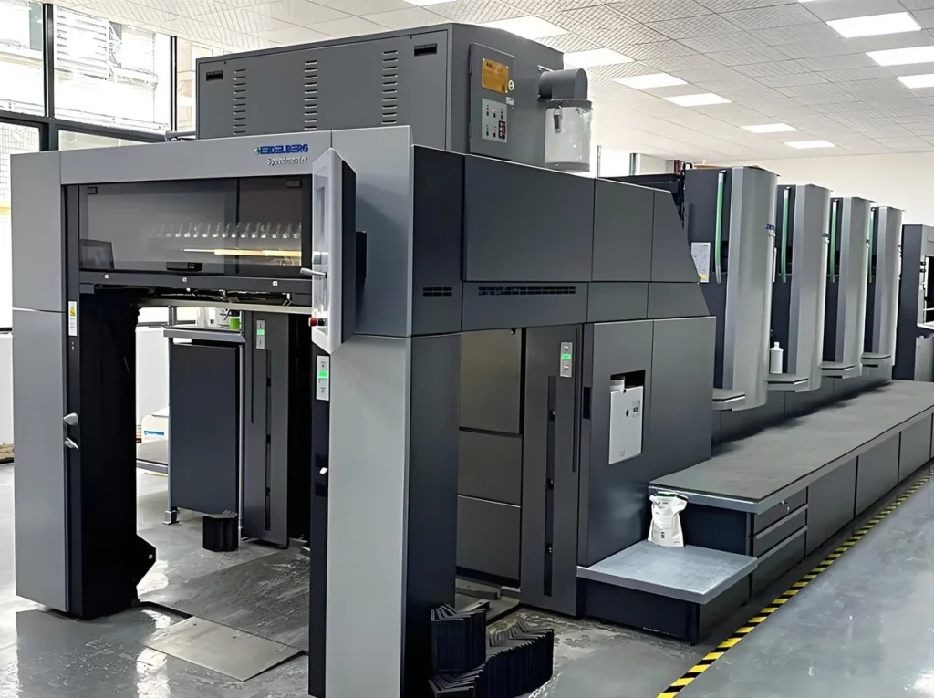Sheet-fed offset printing press in the JINGCAI print workshop